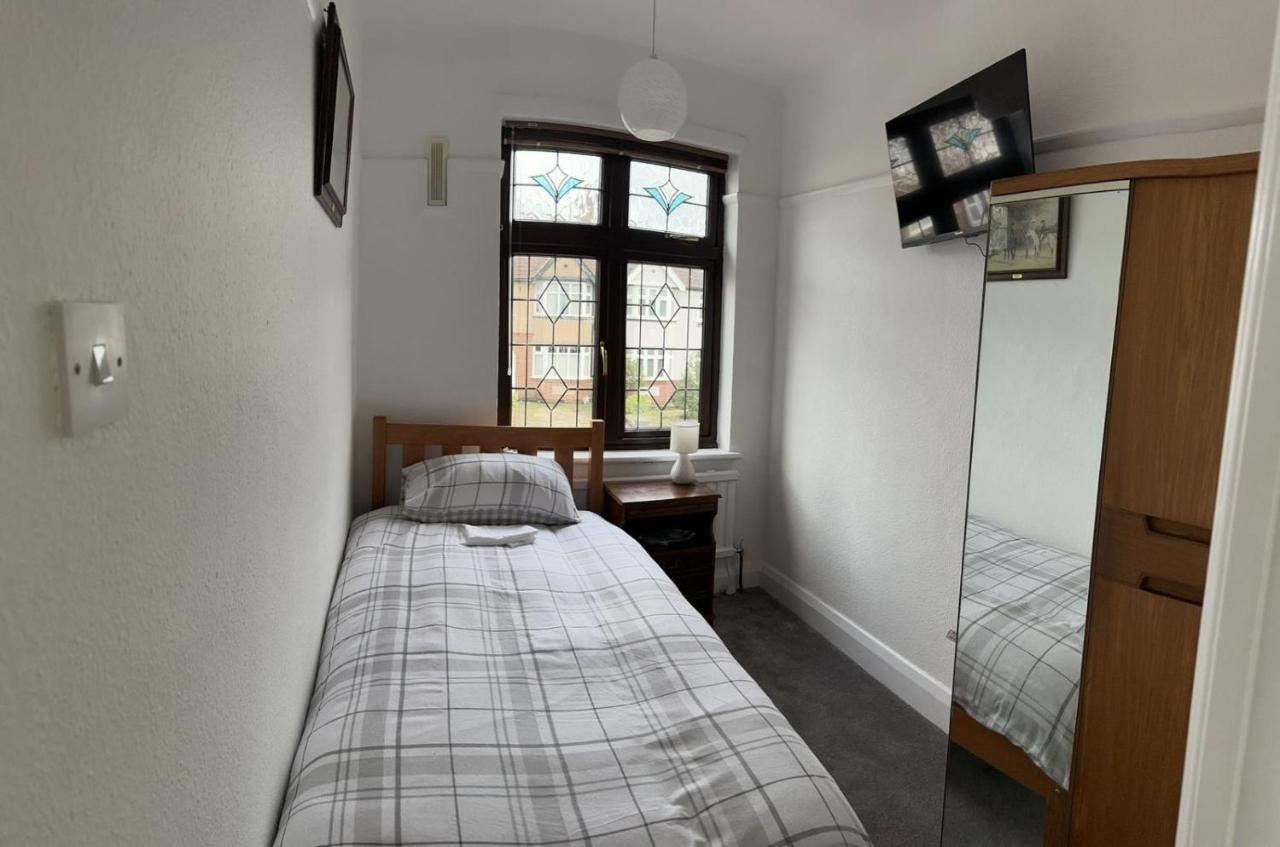 Amazing And Romantic O2 Arena 4 Bedrooms House Free Parking 伦敦 外观 照片