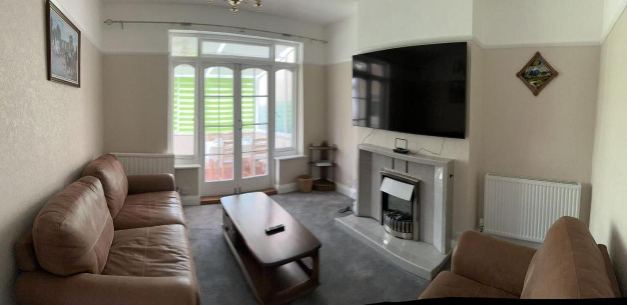 Amazing And Romantic O2 Arena 4 Bedrooms House Free Parking 伦敦 外观 照片