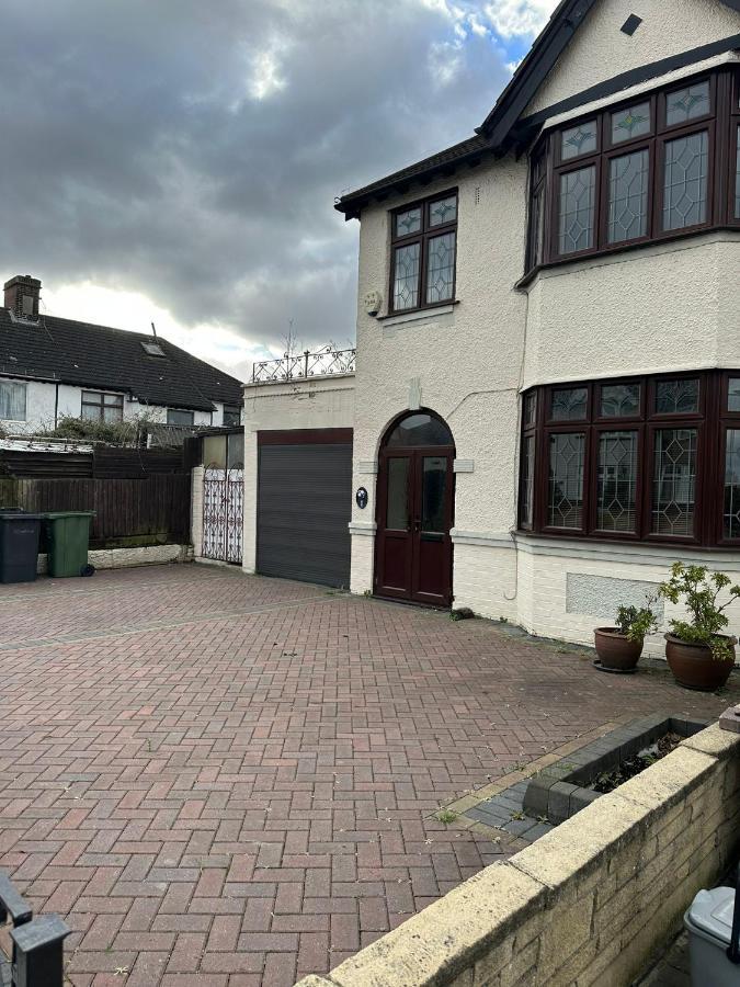 Amazing And Romantic O2 Arena 4 Bedrooms House Free Parking 伦敦 外观 照片